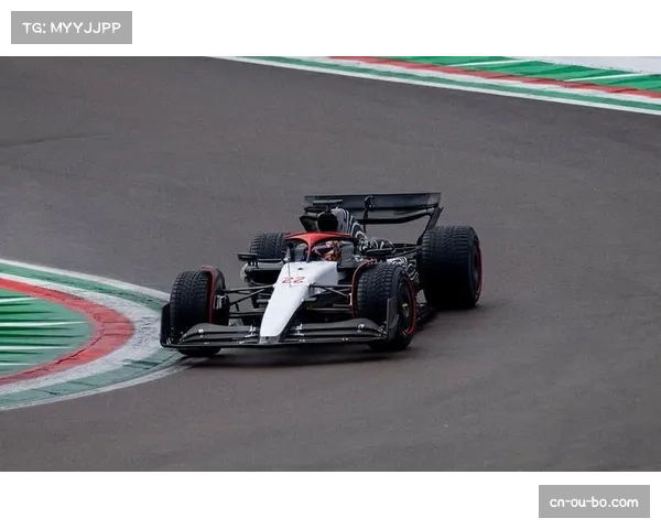 小红牛车队进步明显 哈贾尔与劳森配合默契