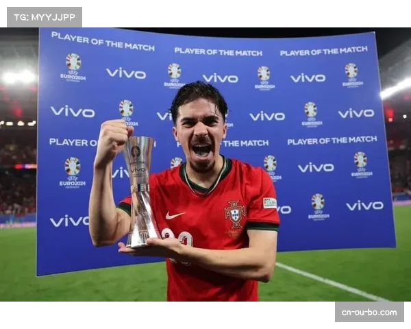 巴黎中场维蒂尼亚上演帽子戏法 展现全面进攻能力 巴黎中场维蒂尼亚上演帽子戏法 展现全面进攻能力